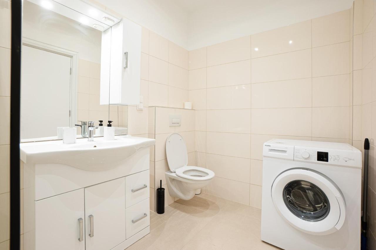 Apartment In The Central Area. 5 Minute'S Walk To The Danube. Viena Exterior foto