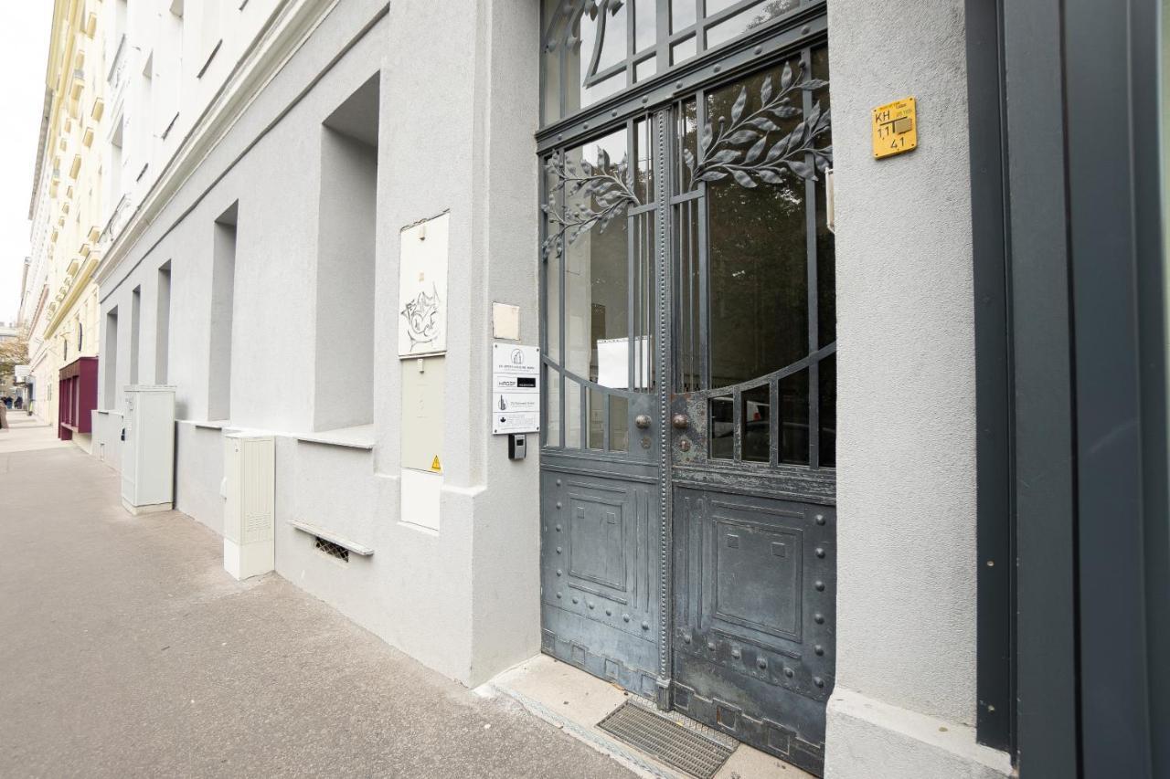 Apartment In The Central Area. 5 Minute'S Walk To The Danube. Viena Exterior foto