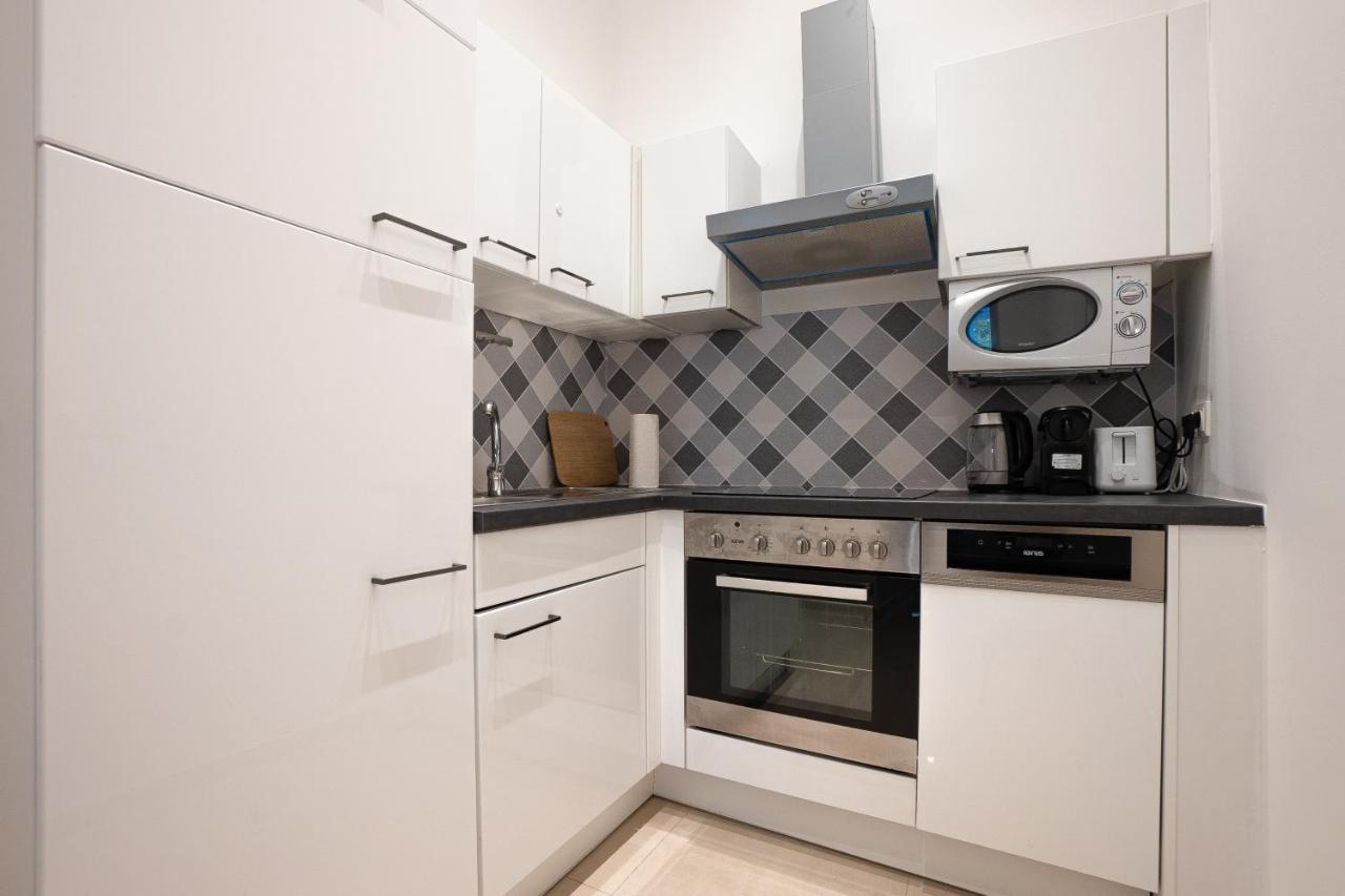 Apartment In The Central Area. 5 Minute'S Walk To The Danube. Viena Exterior foto